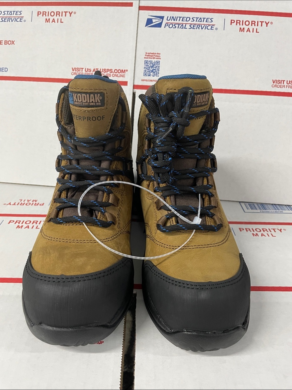 Kodiak Tan and Black Waterproof Women’s Work Boots, size 8M